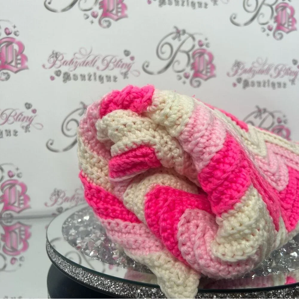 Blanket crochet stripes zig zag handmade Pink and Cream Chevron Knit Bag